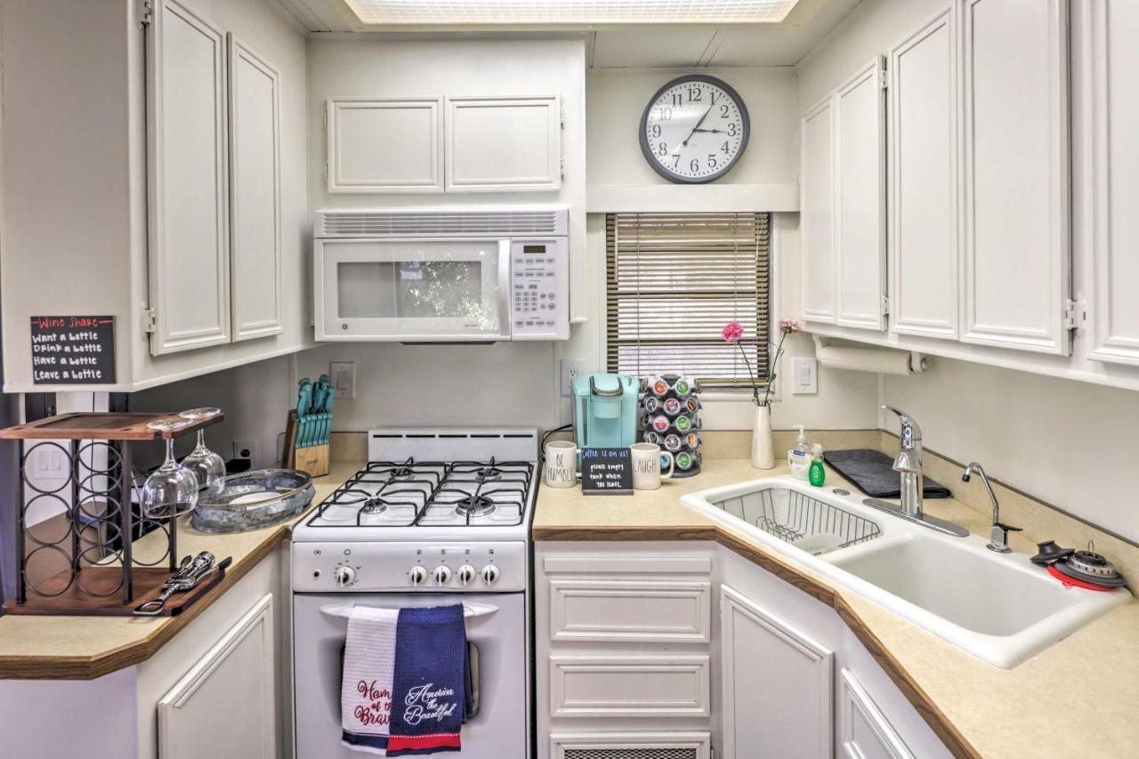 Cozy Lake Havasu City Home With Dock And Beach Access! Eksteriør billede