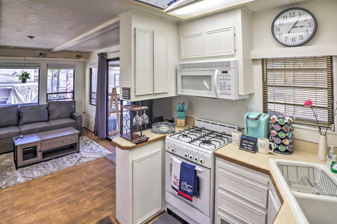 Cozy Lake Havasu City Home With Dock And Beach Access! Eksteriør billede